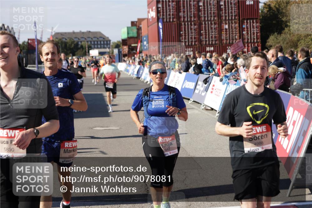 03.10.2025 - Köhlbrandbrückenlauf Jannik Wohlers http://msf.ph/oto/9078081 03.10.2025 13:17:22 Ziel 4404, 4686, 4988, 5007, 5008, 5031, 5429, 5544, 5638, 5642, 5890, 5943, 6389, 6431 meine-sportfotos.de