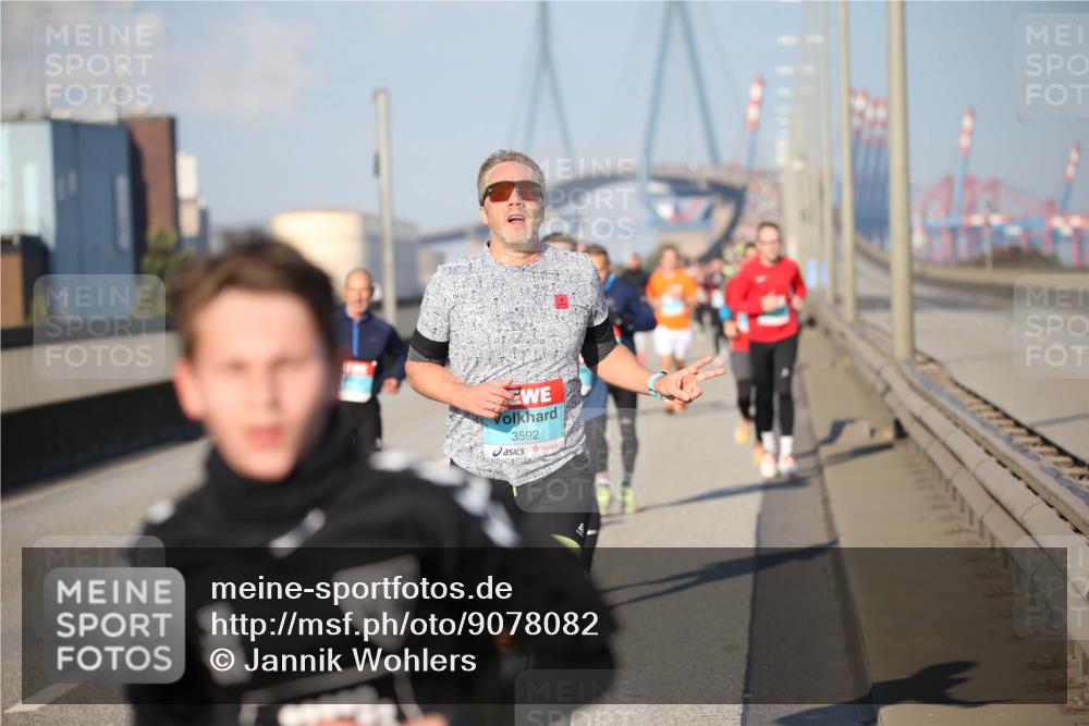 03.10.2025 - Köhlbrandbrückenlauf Jannik Wohlers http://msf.ph/oto/9078082 03.10.2025 09:45:11 Position 3 3592 meine-sportfotos.de