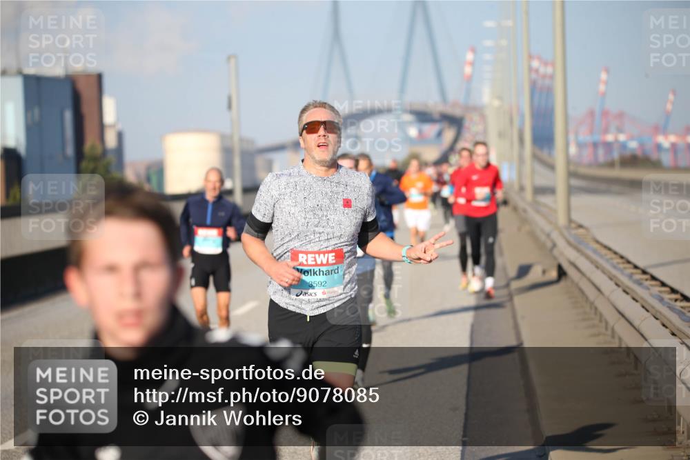 03.10.2025 - Köhlbrandbrückenlauf Jannik Wohlers http://msf.ph/oto/9078085 03.10.2025 09:45:11 Position 3 3592 meine-sportfotos.de