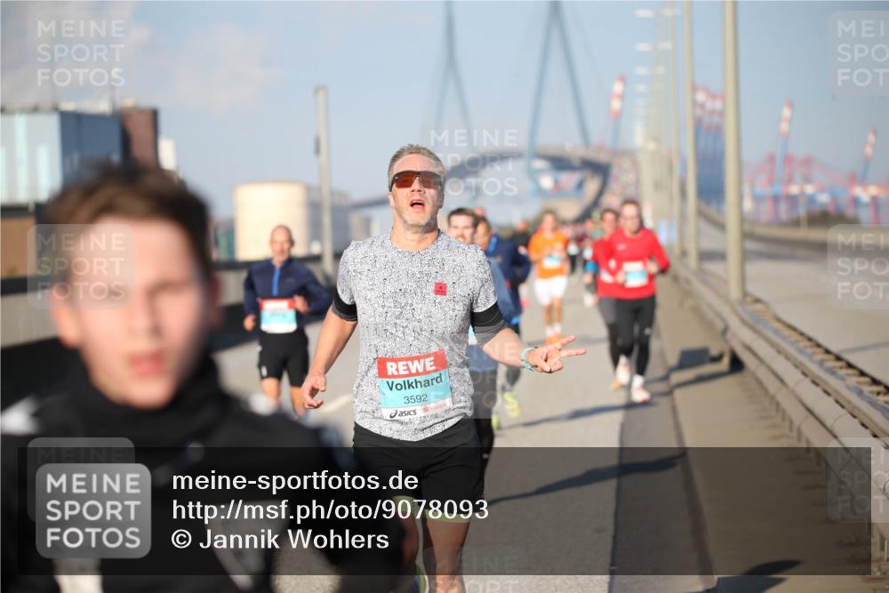 03.10.2025 - Köhlbrandbrückenlauf Jannik Wohlers http://msf.ph/oto/9078093 03.10.2025 09:45:12 Position 3 3592 meine-sportfotos.de
