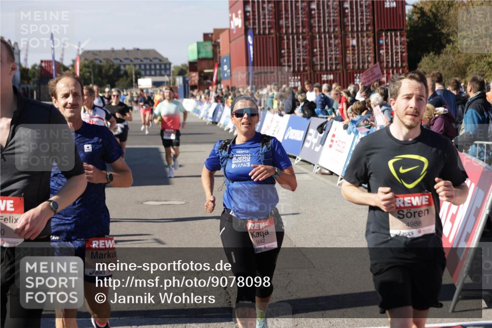 03.10.2025 - Köhlbrandbrückenlauf Jannik Wohlers http://msf.ph/oto/9078098 03.10.2025 13:17:22 Ziel 4404, 4686, 4988, 5007, 5008, 5031, 5429, 5544, 5638, 5642, 5890, 5943, 6389, 6431 meine-sportfotos.de