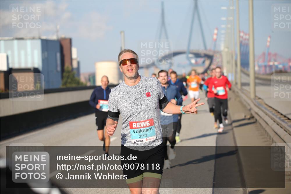 03.10.2025 - Köhlbrandbrückenlauf Jannik Wohlers http://msf.ph/oto/9078118 03.10.2025 09:45:12 Position 3 3592 meine-sportfotos.de