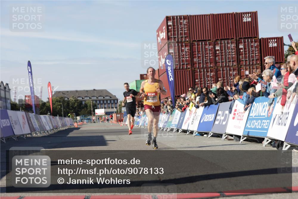 03.10.2025 - Köhlbrandbrückenlauf Jannik Wohlers http://msf.ph/oto/9078133 03.10.2025 12:48:57 Ziel 5797, 6240 meine-sportfotos.de