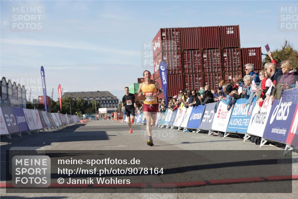 03.10.2025 - Köhlbrandbrückenlauf Jannik Wohlers http://msf.ph/oto/9078164 03.10.2025 12:48:57 Ziel 5797, 6240 meine-sportfotos.de