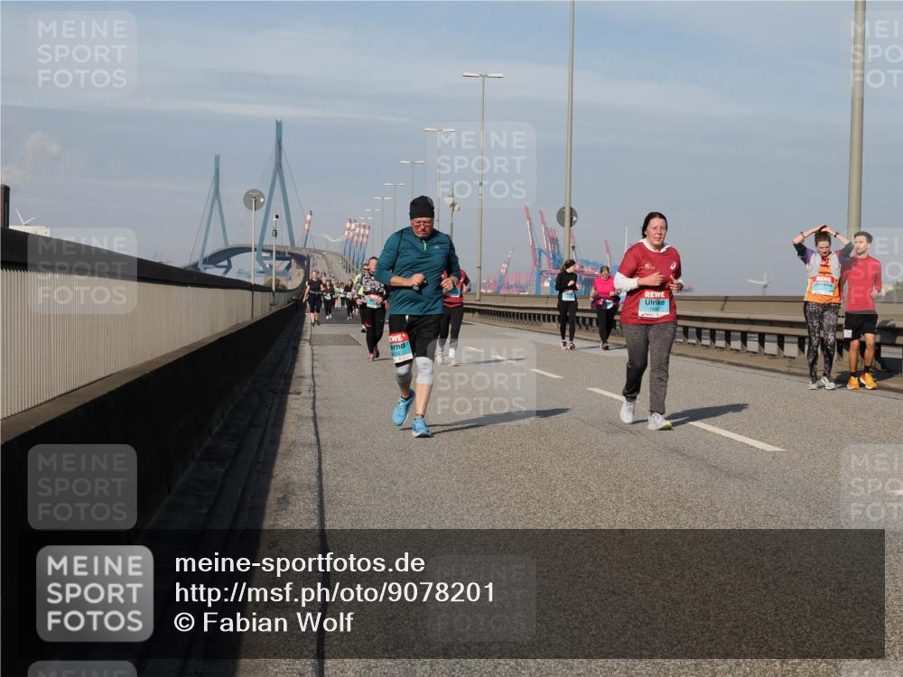 03.10.2025 - Köhlbrandbrückenlauf Fabian Wolf http://msf.ph/oto/9078201 03.10.2025 10:16:21 Position 3 433 meine-sportfotos.de