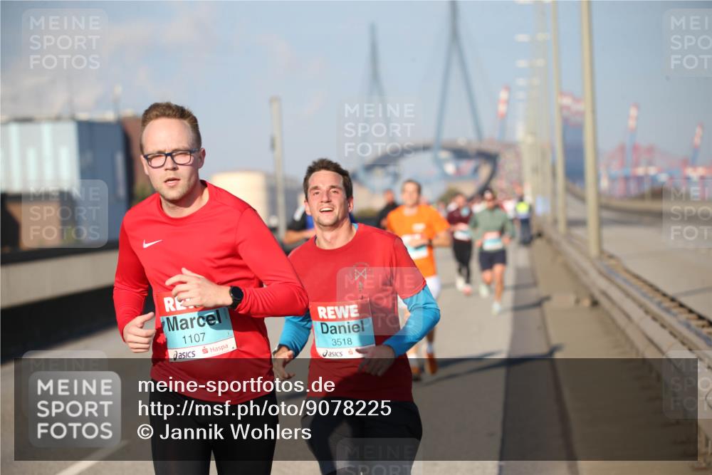 03.10.2025 - Köhlbrandbrückenlauf Jannik Wohlers http://msf.ph/oto/9078225 03.10.2025 09:45:19 Position 3 1107, 3518 meine-sportfotos.de