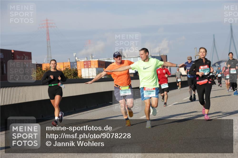 03.10.2025 - Köhlbrandbrückenlauf Jannik Wohlers http://msf.ph/oto/9078228 03.10.2025 09:52:54 Position 3 2983, 2981 meine-sportfotos.de