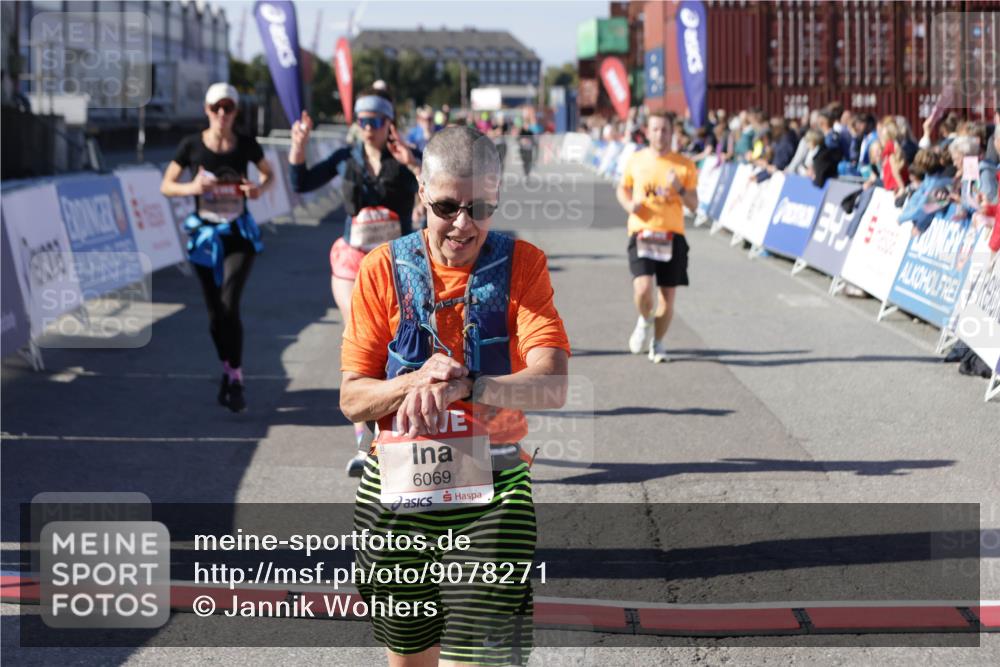 03.10.2025 - Köhlbrandbrückenlauf Jannik Wohlers http://msf.ph/oto/9078271 03.10.2025 13:17:31 Ziel 4012, 4686, 4746, 4818, 5007, 5008, 5031, 5906, 5909, 6069, 6389, 6710 meine-sportfotos.de