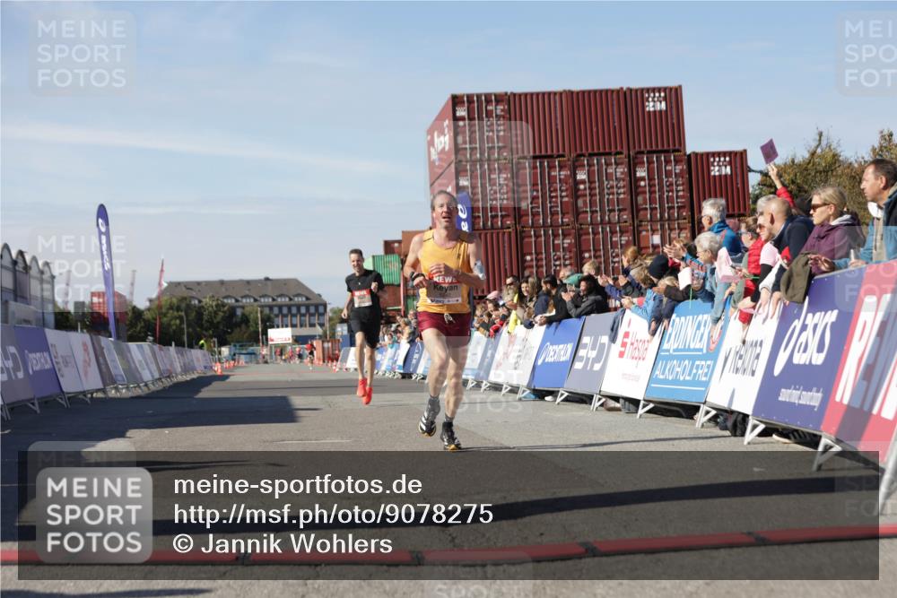 03.10.2025 - Köhlbrandbrückenlauf Jannik Wohlers http://msf.ph/oto/9078275 03.10.2025 12:48:57 Ziel 5797, 6240 meine-sportfotos.de