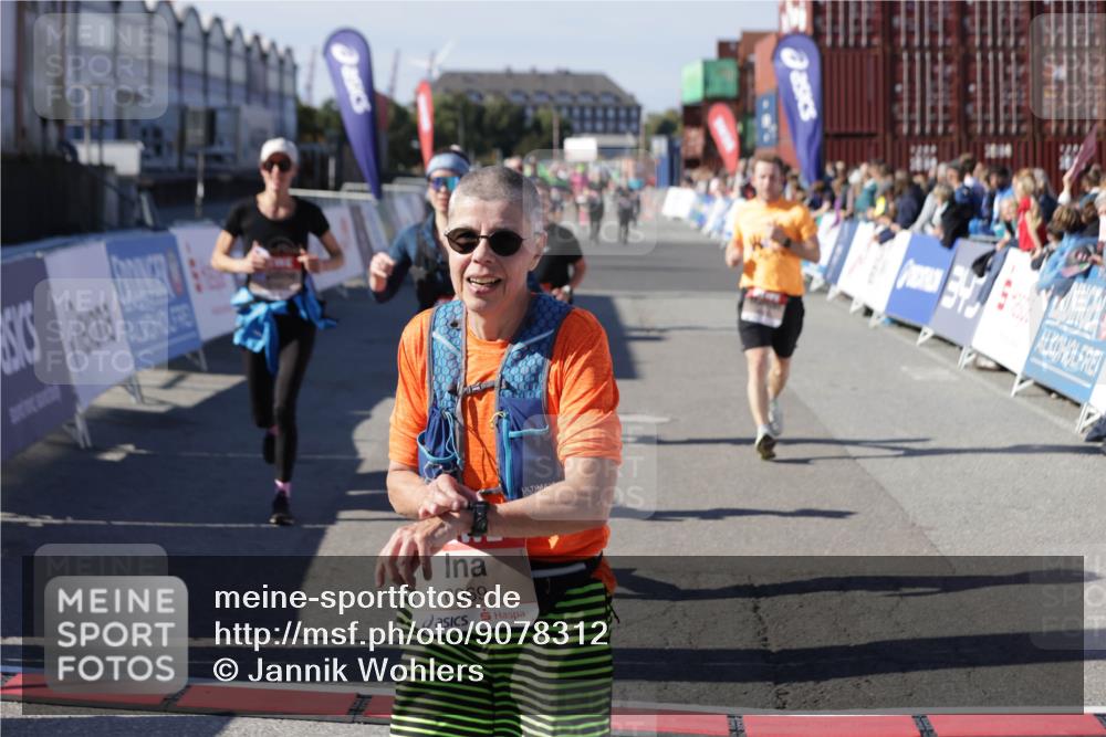 03.10.2025 - Köhlbrandbrückenlauf Jannik Wohlers http://msf.ph/oto/9078312 03.10.2025 13:17:32 Ziel 4012, 4686, 4746, 4818, 5007, 5008, 5031, 5906, 5909, 6069, 6388, 6710 meine-sportfotos.de