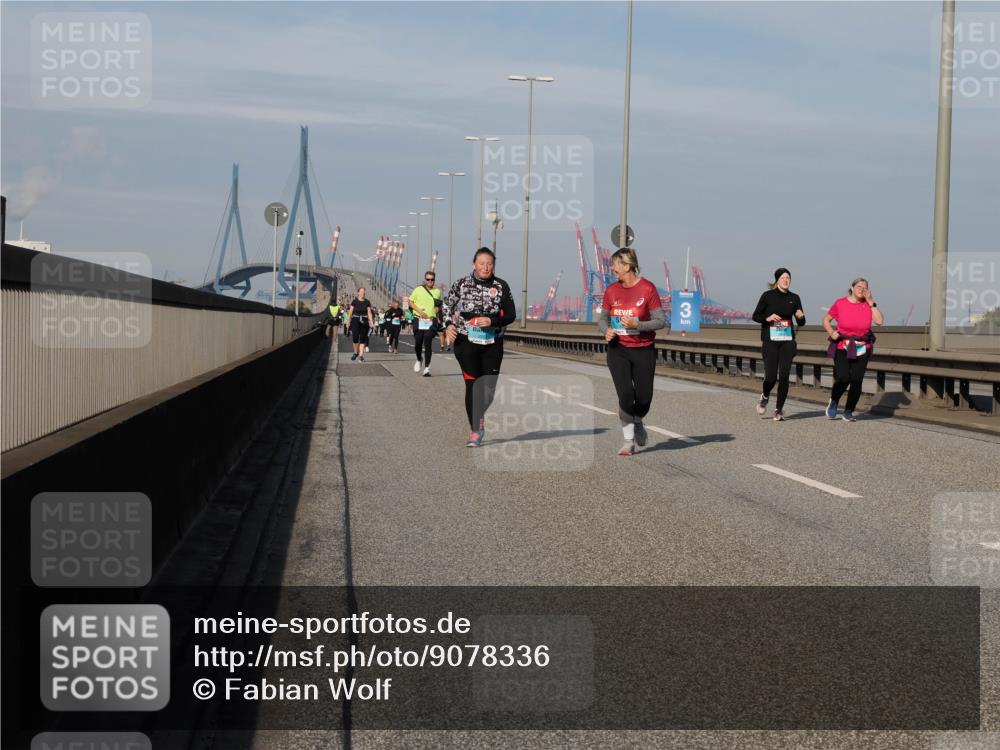 03.10.2025 - Köhlbrandbrückenlauf Fabian Wolf http://msf.ph/oto/9078336 03.10.2025 10:16:27 Position 3  meine-sportfotos.de
