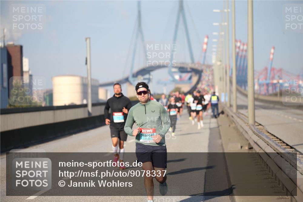 03.10.2025 - Köhlbrandbrückenlauf Jannik Wohlers http://msf.ph/oto/9078337 03.10.2025 09:45:26 Position 3 1143 meine-sportfotos.de