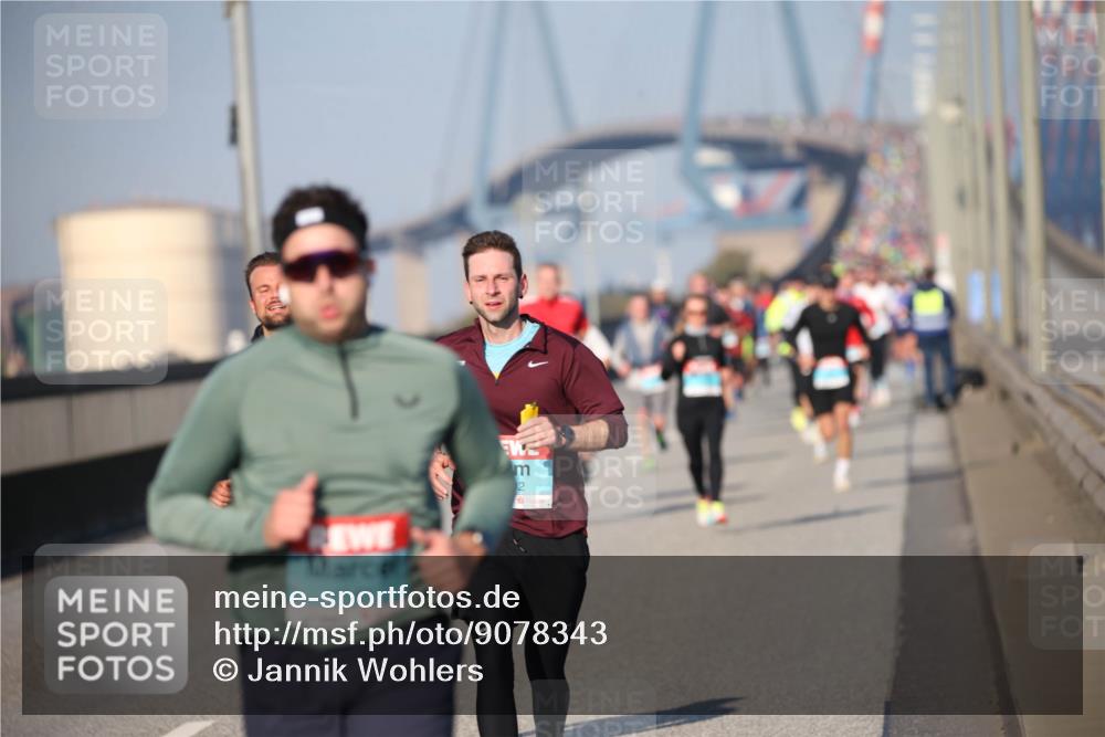03.10.2025 - Köhlbrandbrückenlauf Jannik Wohlers http://msf.ph/oto/9078343 03.10.2025 09:45:27 Position 3 2 meine-sportfotos.de