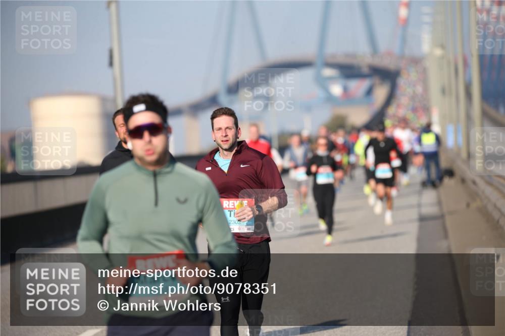 03.10.2025 - Köhlbrandbrückenlauf Jannik Wohlers http://msf.ph/oto/9078351 03.10.2025 09:45:27 Position 3 2302 meine-sportfotos.de
