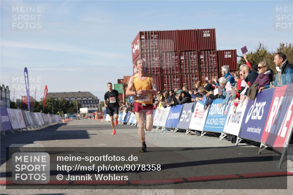 03.10.2025 - Köhlbrandbrückenlauf Jannik Wohlers http://msf.ph/oto/9078358 03.10.2025 12:48:57 Ziel 5797, 6240 meine-sportfotos.de