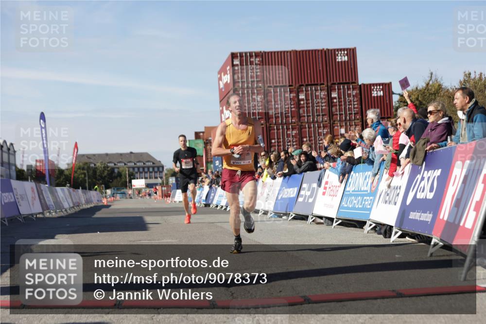 03.10.2025 - Köhlbrandbrückenlauf Jannik Wohlers http://msf.ph/oto/9078373 03.10.2025 12:48:58 Ziel 5797, 6240 meine-sportfotos.de