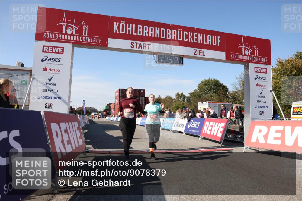 03.10.2025 - Köhlbrandbrückenlauf Lena Gebhardt http://msf.ph/oto/9078379 03.10.2025 13:43:31 Ziel 5464, 5499, 5559 meine-sportfotos.de