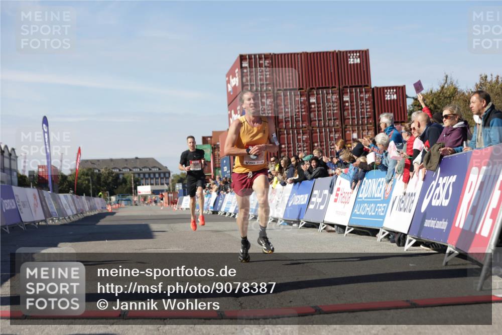03.10.2025 - Köhlbrandbrückenlauf Jannik Wohlers http://msf.ph/oto/9078387 03.10.2025 12:48:58 Ziel 5797, 6240 meine-sportfotos.de