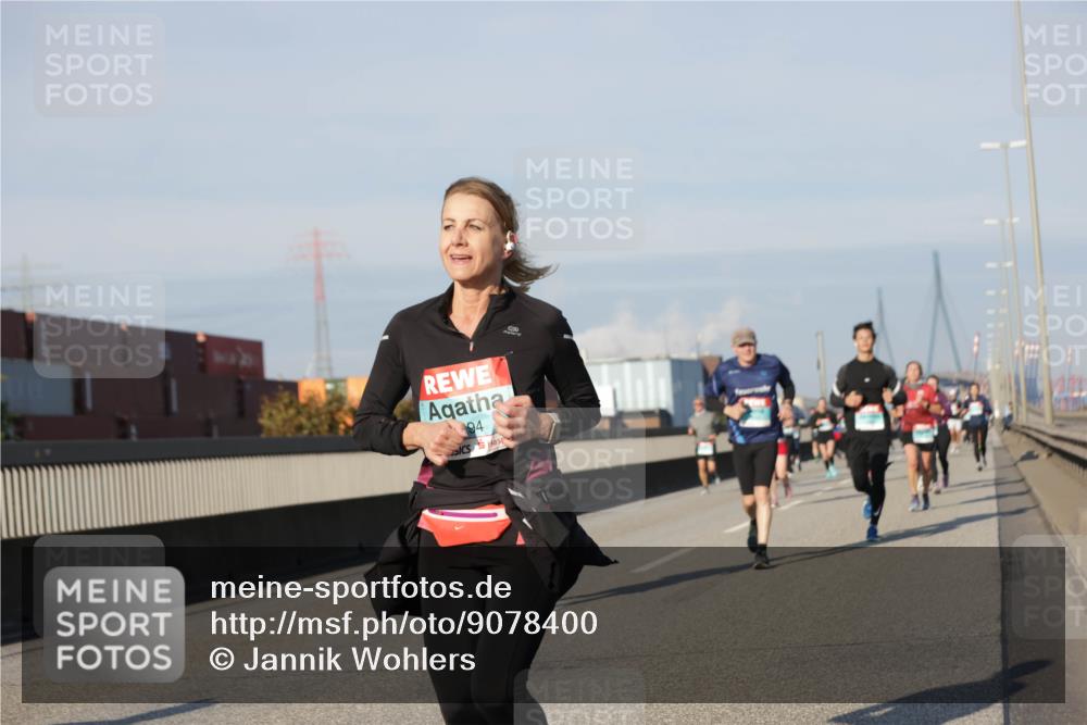 03.10.2025 - Köhlbrandbrückenlauf Jannik Wohlers http://msf.ph/oto/9078400 03.10.2025 09:52:58 Position 3 94 meine-sportfotos.de