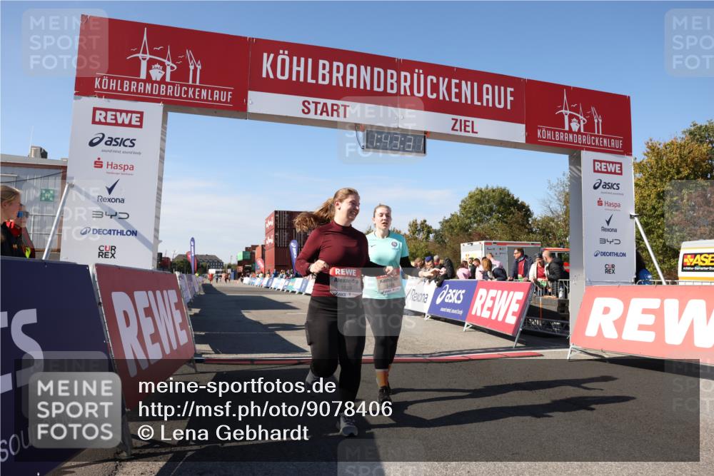 03.10.2025 - Köhlbrandbrückenlauf Lena Gebhardt http://msf.ph/oto/9078406 03.10.2025 13:43:31 Ziel 5464, 5499, 5559 meine-sportfotos.de