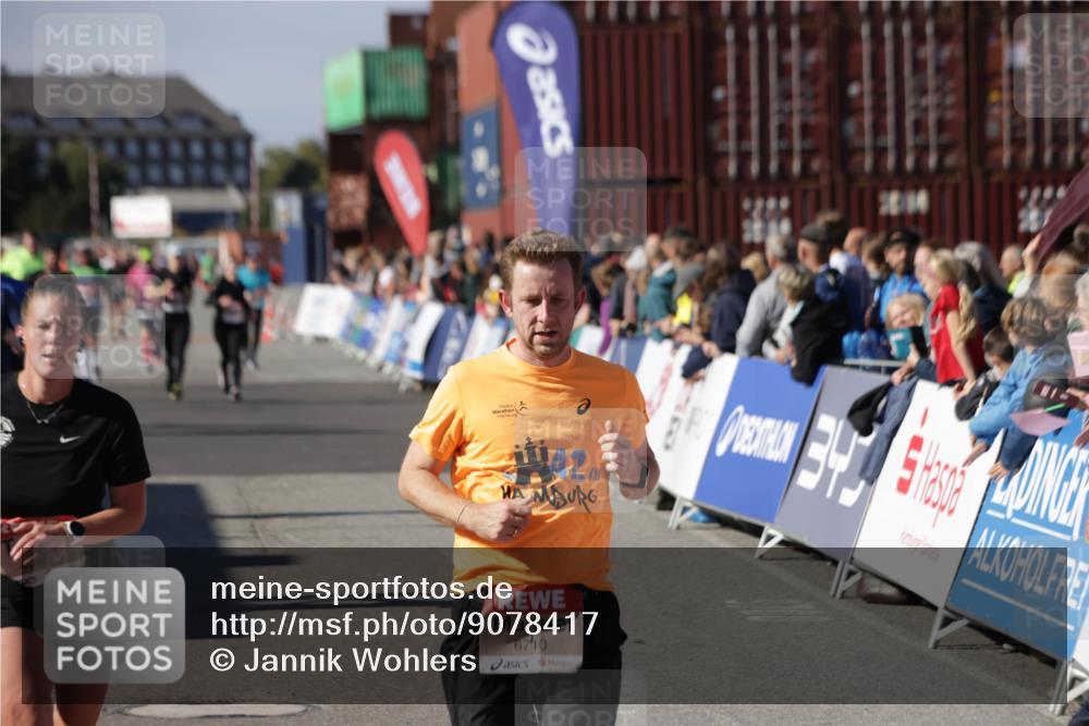 03.10.2025 - Köhlbrandbrückenlauf Jannik Wohlers http://msf.ph/oto/9078417 03.10.2025 13:17:33 Ziel 4012, 4686, 4746, 4818, 5007, 5008, 5031, 5906, 5909, 6069, 6388, 6710 meine-sportfotos.de