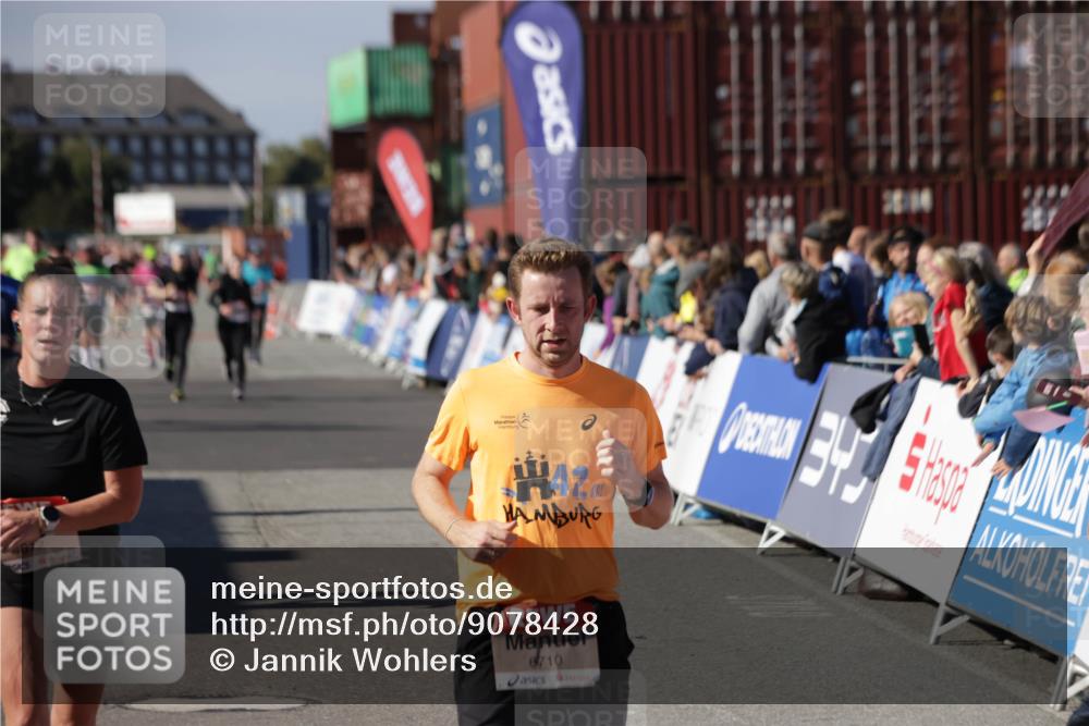 03.10.2025 - Köhlbrandbrückenlauf Jannik Wohlers http://msf.ph/oto/9078428 03.10.2025 13:17:33 Ziel 4012, 4686, 4746, 4818, 5007, 5008, 5031, 5906, 5909, 6069, 6388, 6710 meine-sportfotos.de