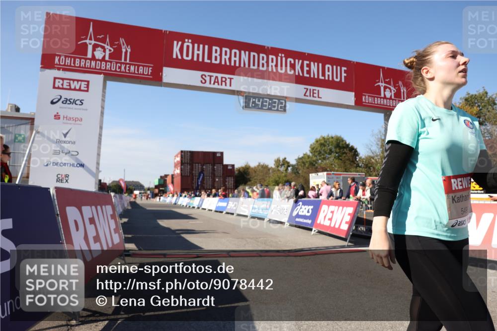 03.10.2025 - Köhlbrandbrückenlauf Lena Gebhardt http://msf.ph/oto/9078442 03.10.2025 13:43:33 Ziel 5499, 5559 meine-sportfotos.de