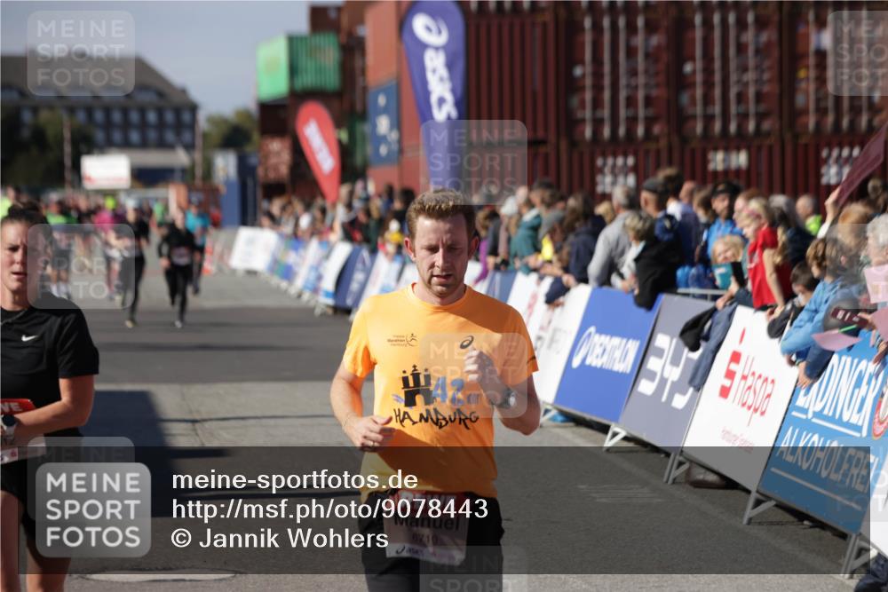 03.10.2025 - Köhlbrandbrückenlauf Jannik Wohlers http://msf.ph/oto/9078443 03.10.2025 13:17:33 Ziel 4012, 4686, 4746, 4818, 5007, 5008, 5031, 5906, 5909, 6069, 6388, 6710 meine-sportfotos.de