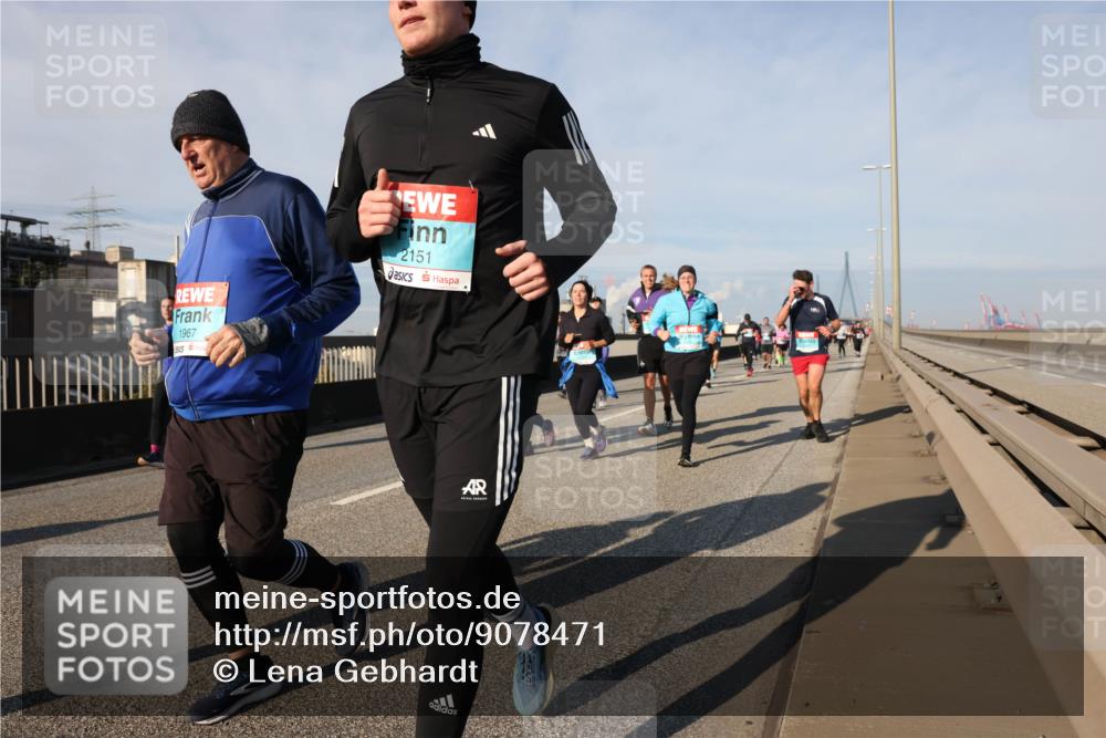 03.10.2025 - Köhlbrandbrückenlauf Lena Gebhardt http://msf.ph/oto/9078471 03.10.2025 10:03:03 Position 2 1967, 2151 meine-sportfotos.de