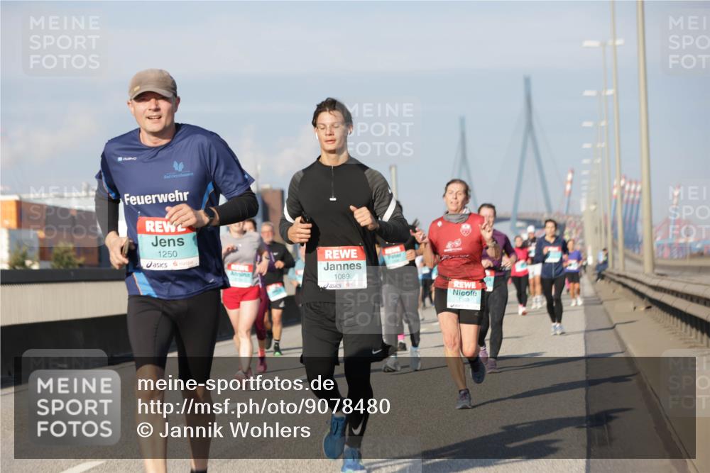 03.10.2025 - Köhlbrandbrückenlauf Jannik Wohlers http://msf.ph/oto/9078480 03.10.2025 09:53:00 Position 3 1250, 1089, 1363 meine-sportfotos.de