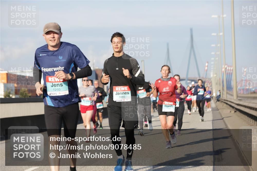 03.10.2025 - Köhlbrandbrückenlauf Jannik Wohlers http://msf.ph/oto/9078485 03.10.2025 09:53:00 Position 3 1250, 1089, 1300 meine-sportfotos.de