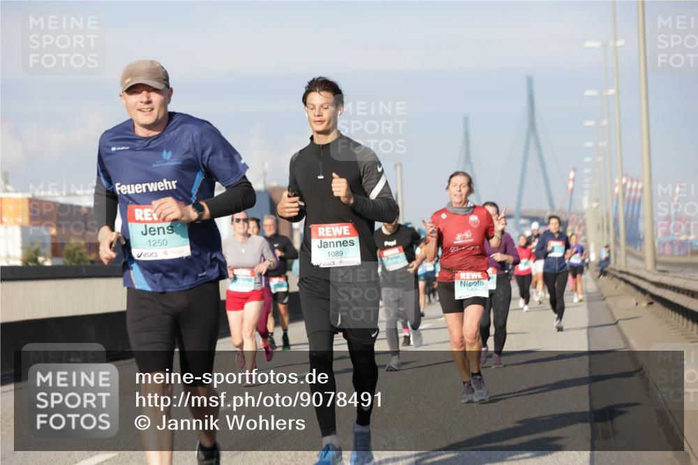 03.10.2025 - Köhlbrandbrückenlauf Jannik Wohlers http://msf.ph/oto/9078491 03.10.2025 09:53:00 Position 3 1250, 1089 meine-sportfotos.de