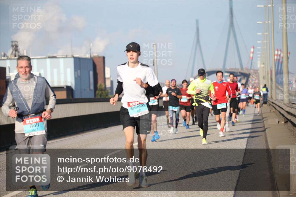 03.10.2025 - Köhlbrandbrückenlauf Jannik Wohlers http://msf.ph/oto/9078492 03.10.2025 09:45:46 Position 3 1617, 1482 meine-sportfotos.de