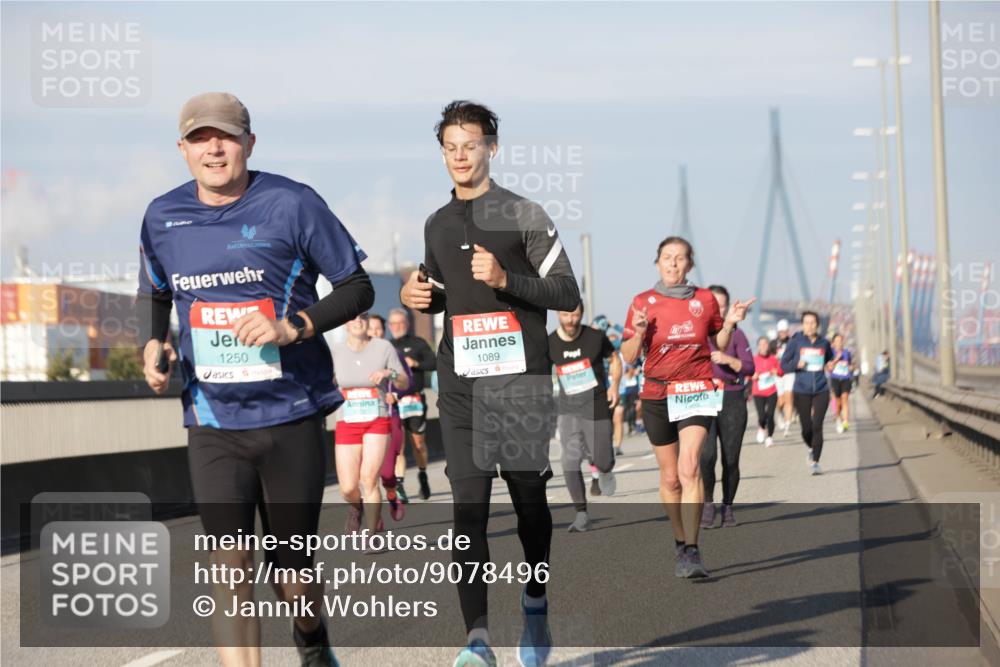 03.10.2025 - Köhlbrandbrückenlauf Jannik Wohlers http://msf.ph/oto/9078496 03.10.2025 09:53:00 Position 3 1250, 1089 meine-sportfotos.de