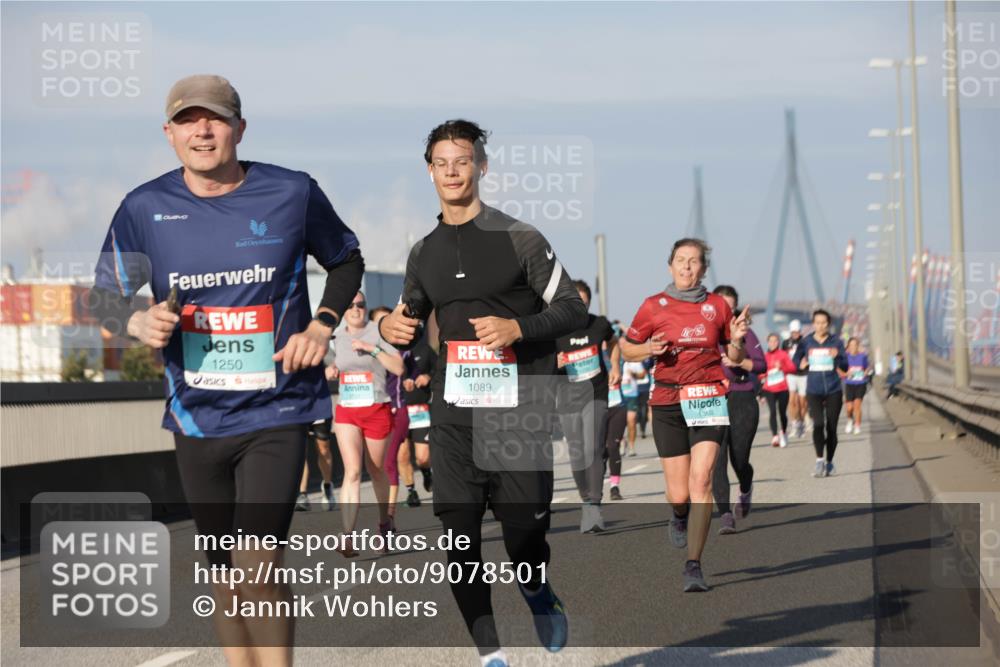 03.10.2025 - Köhlbrandbrückenlauf Jannik Wohlers http://msf.ph/oto/9078501 03.10.2025 09:53:00 Position 3 1250, 1089, 1368 meine-sportfotos.de