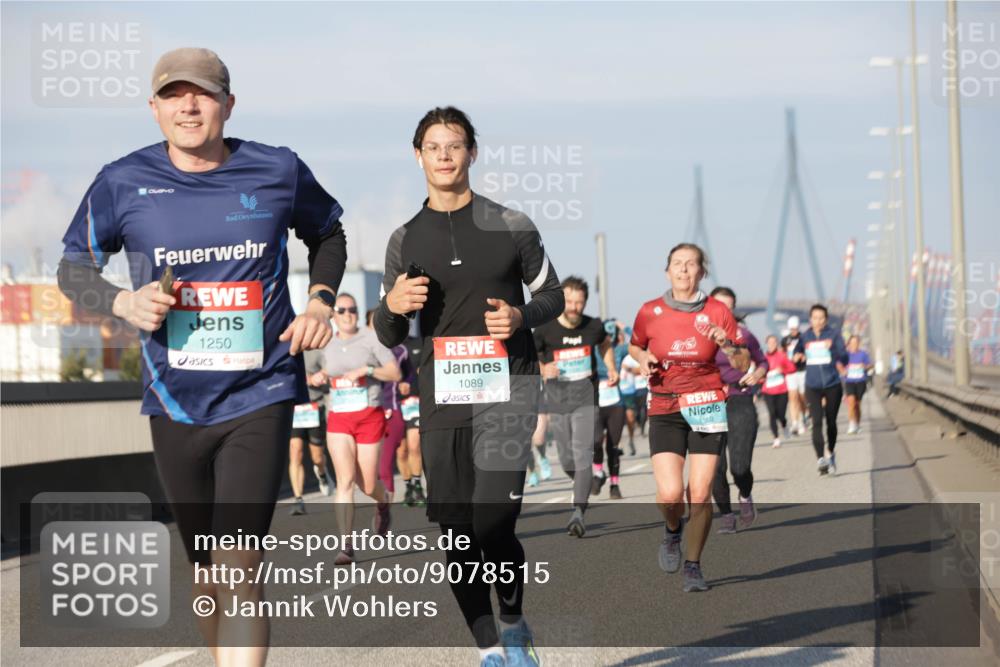 03.10.2025 - Köhlbrandbrückenlauf Jannik Wohlers http://msf.ph/oto/9078515 03.10.2025 09:53:01 Position 3 1250, 1089, 368 meine-sportfotos.de