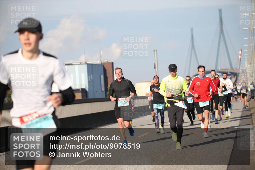03.10.2025 - Köhlbrandbrückenlauf Jannik Wohlers http://msf.ph/oto/9078519 03.10.2025 09:45:48 Position 3 1067 meine-sportfotos.de