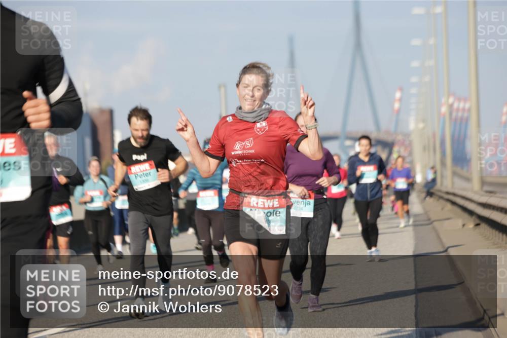 03.10.2025 - Köhlbrandbrückenlauf Jannik Wohlers http://msf.ph/oto/9078523 03.10.2025 09:53:01 Position 3 1306, 2734 meine-sportfotos.de
