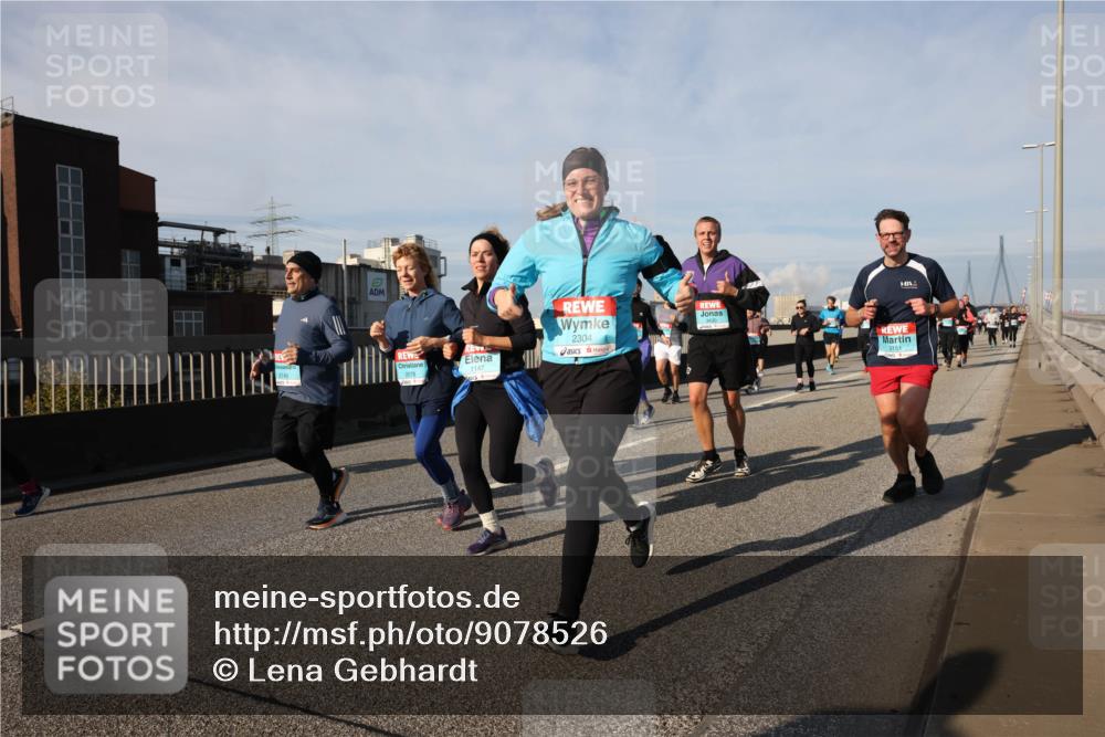 03.10.2025 - Köhlbrandbrückenlauf Lena Gebhardt http://msf.ph/oto/9078526 03.10.2025 10:03:05 Position 2 2304, 1147, 2078, 3151 meine-sportfotos.de