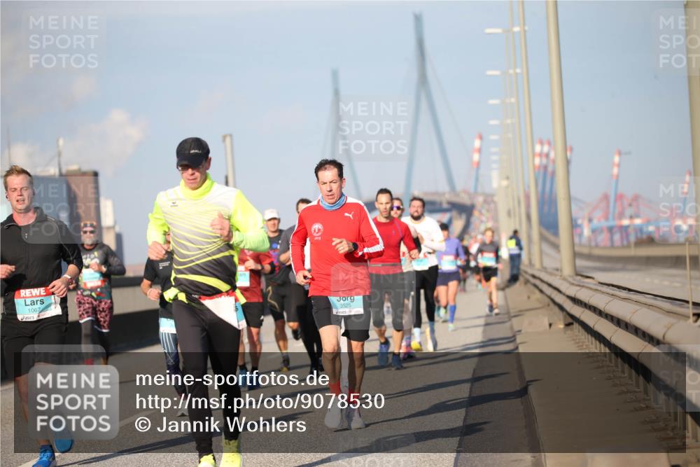 03.10.2025 - Köhlbrandbrückenlauf Jannik Wohlers http://msf.ph/oto/9078530 03.10.2025 09:45:49 Position 3 1067, 3525 meine-sportfotos.de