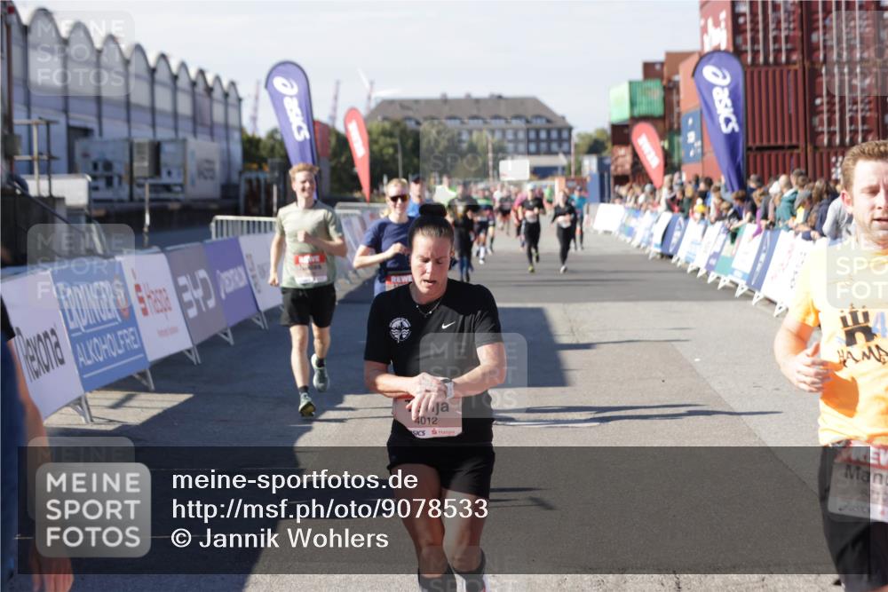03.10.2025 - Köhlbrandbrückenlauf Jannik Wohlers http://msf.ph/oto/9078533 03.10.2025 13:17:34 Ziel 4012, 4686, 4746, 4818, 5007, 5008, 5906, 5909, 6069, 6388, 6710 meine-sportfotos.de