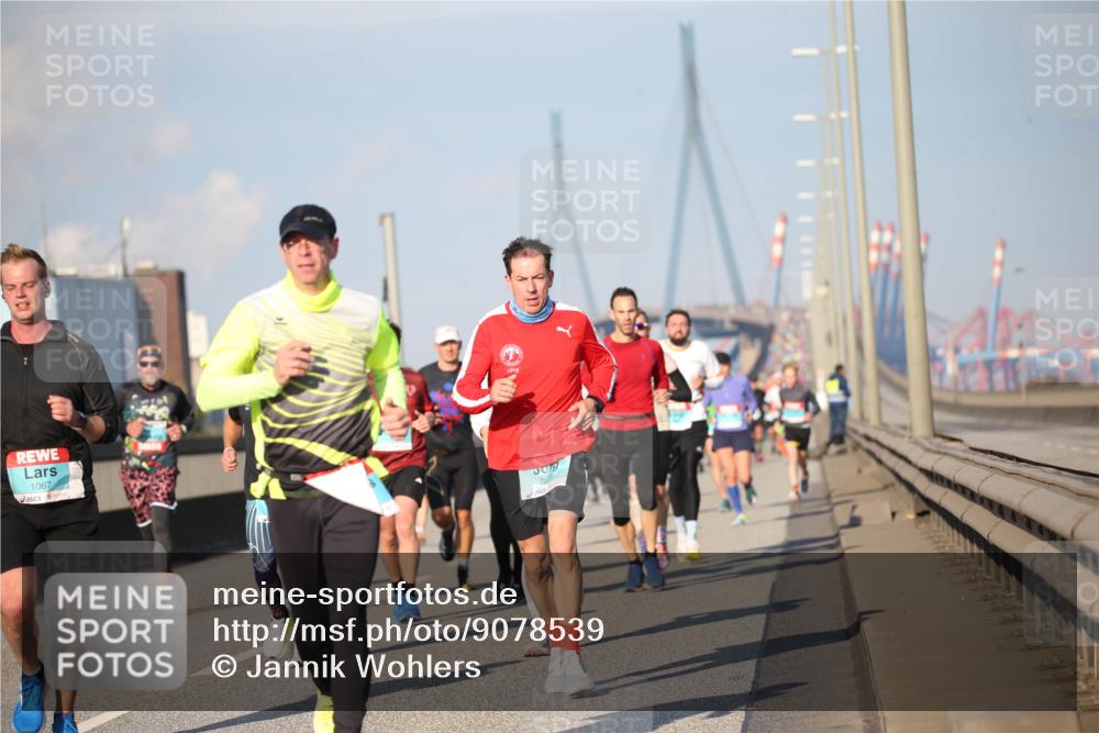 03.10.2025 - Köhlbrandbrückenlauf Jannik Wohlers http://msf.ph/oto/9078539 03.10.2025 09:45:50 Position 3 1067, 19, 355 meine-sportfotos.de