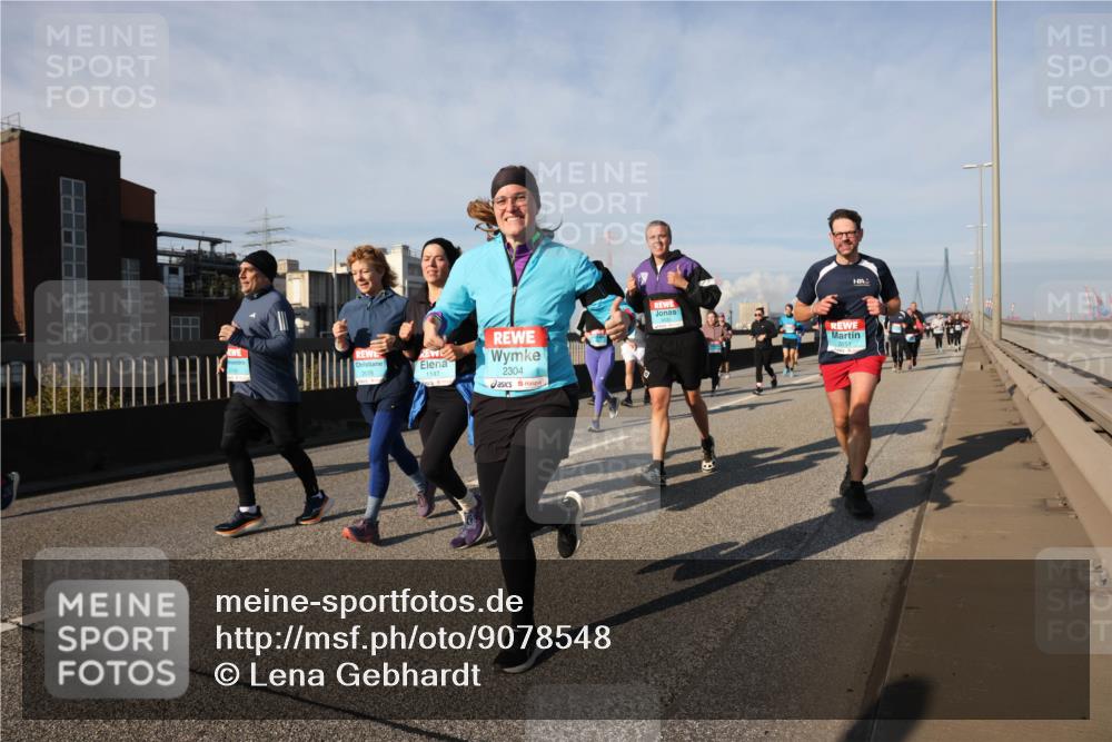 03.10.2025 - Köhlbrandbrückenlauf Lena Gebhardt http://msf.ph/oto/9078548 03.10.2025 10:03:05 Position 2 1147, 2304 meine-sportfotos.de