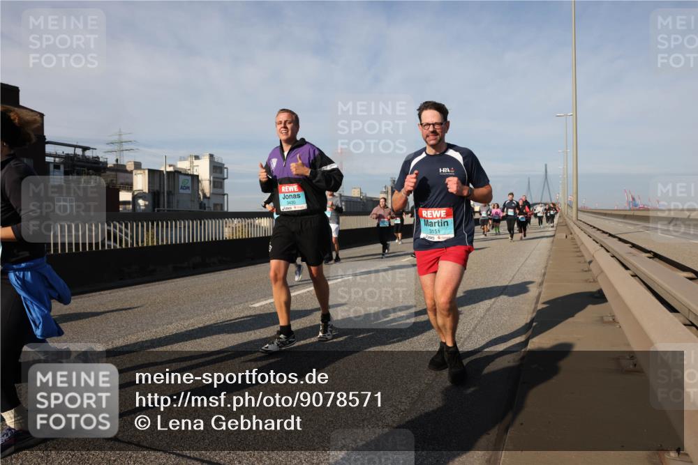 03.10.2025 - Köhlbrandbrückenlauf Lena Gebhardt http://msf.ph/oto/9078571 03.10.2025 10:03:06 Position 2 3430, 3151 meine-sportfotos.de