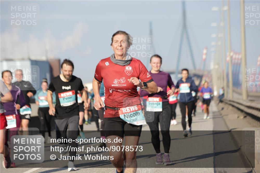 03.10.2025 - Köhlbrandbrückenlauf Jannik Wohlers http://msf.ph/oto/9078573 03.10.2025 09:53:02 Position 3 1363, 2734 meine-sportfotos.de