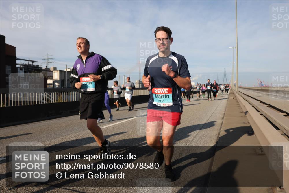 03.10.2025 - Köhlbrandbrückenlauf Lena Gebhardt http://msf.ph/oto/9078580 03.10.2025 10:03:06 Position 2 3151 meine-sportfotos.de