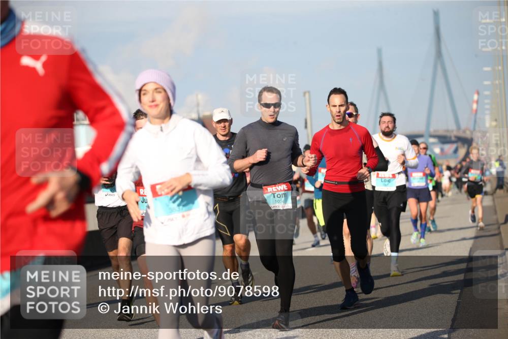 03.10.2025 - Köhlbrandbrückenlauf Jannik Wohlers http://msf.ph/oto/9078598 03.10.2025 09:45:54 Position 3 1054, 0 meine-sportfotos.de