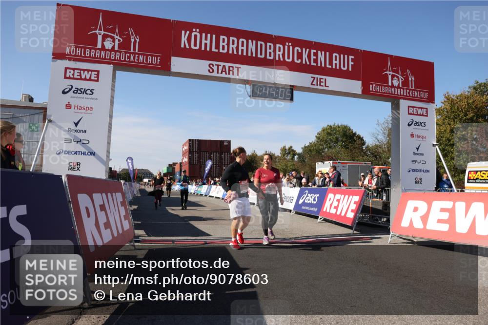 03.10.2025 - Köhlbrandbrückenlauf Lena Gebhardt http://msf.ph/oto/9078603 03.10.2025 13:44:05 Ziel 4295, 5415, 5416, 5445, 6010, 6011, 6550 meine-sportfotos.de