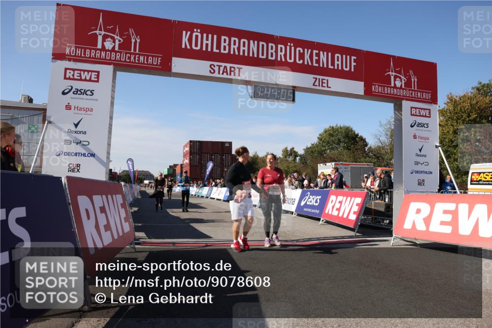 03.10.2025 - Köhlbrandbrückenlauf Lena Gebhardt http://msf.ph/oto/9078608 03.10.2025 13:44:05 Ziel 4295, 5415, 5416, 5445, 6010, 6011, 6550 meine-sportfotos.de