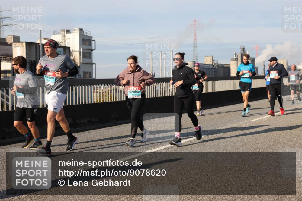 03.10.2025 - Köhlbrandbrückenlauf Lena Gebhardt http://msf.ph/oto/9078620 03.10.2025 10:03:07 Position 2 3024, 1320 meine-sportfotos.de